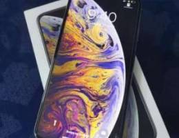 Iphone xs max 256 gb good condition box he...