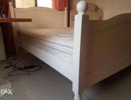 Queen size bed with mattress good conditio...